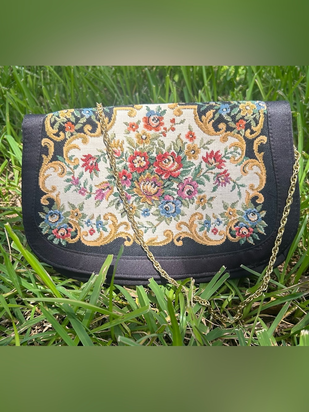 Vintage Walborg Floral Tapestry Crossbody Bag with Gold Chain
